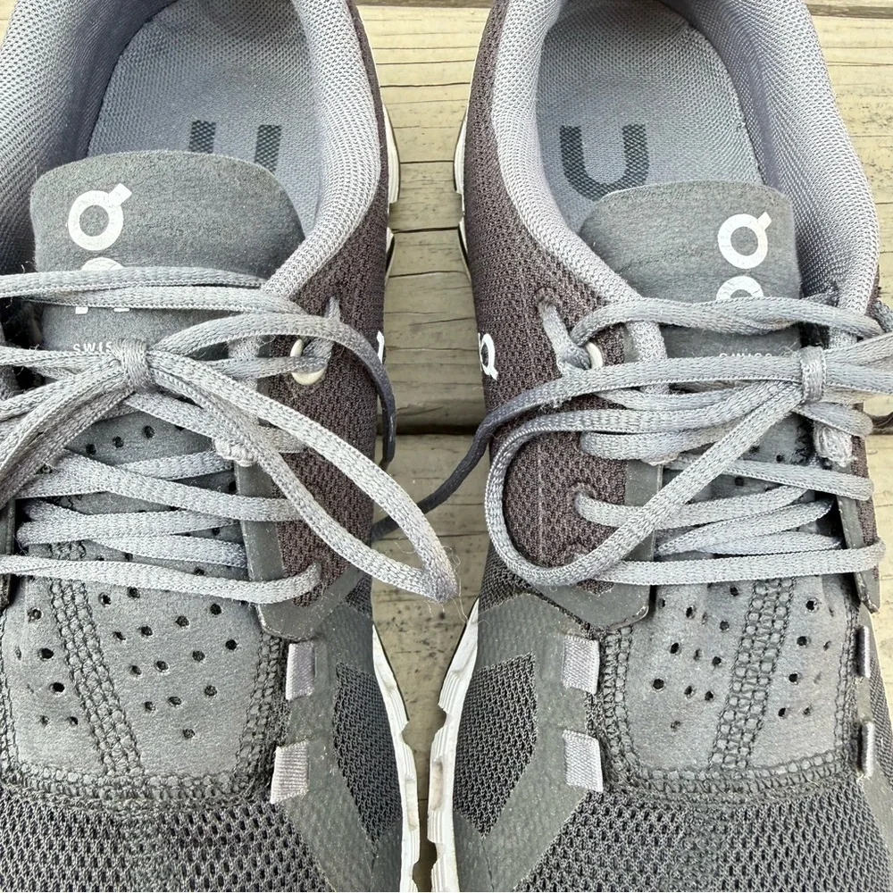 ON Running Cloud 6 Running Shoes in Black and White size 8.5 - Picture 6 of 16